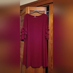 Red 3 quarter sleeve dress
